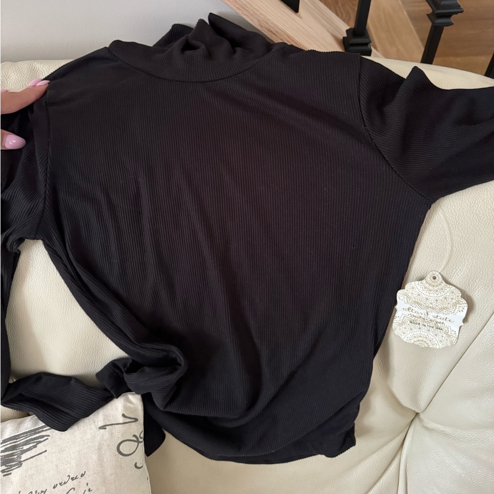 Altar’s State black turtleneck size M NWT!